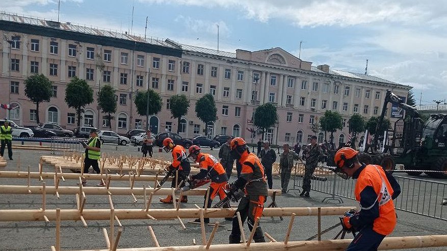 Главная картинка новости: Представители Чувашии победили в межрегиональном конкурсе «Лучший вальщик леса-2024»