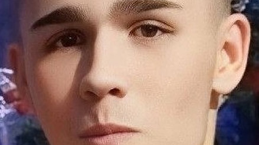 Главная картинка новости: В Чувашии ищут 18-летнего парня в спортивных штанах и футболке