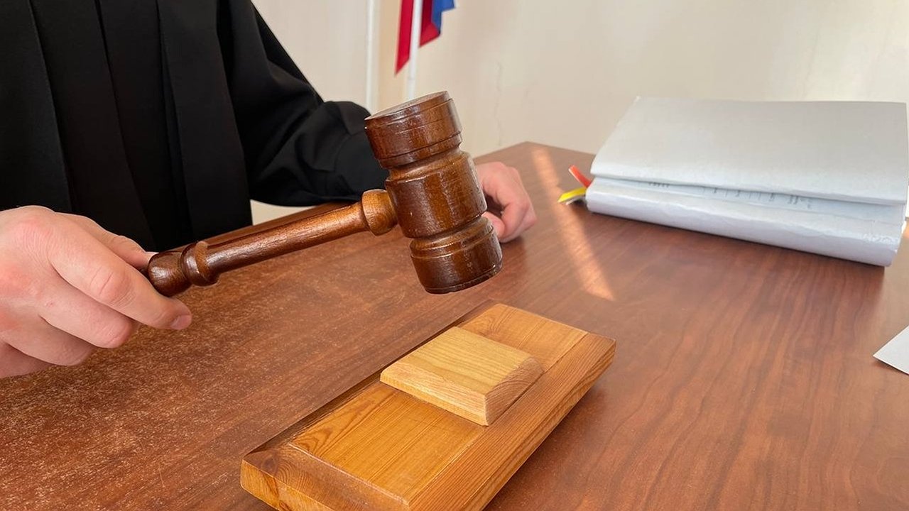 Главная картинка новости: В Чувашии малярша совершила преступление, чтобы не работать