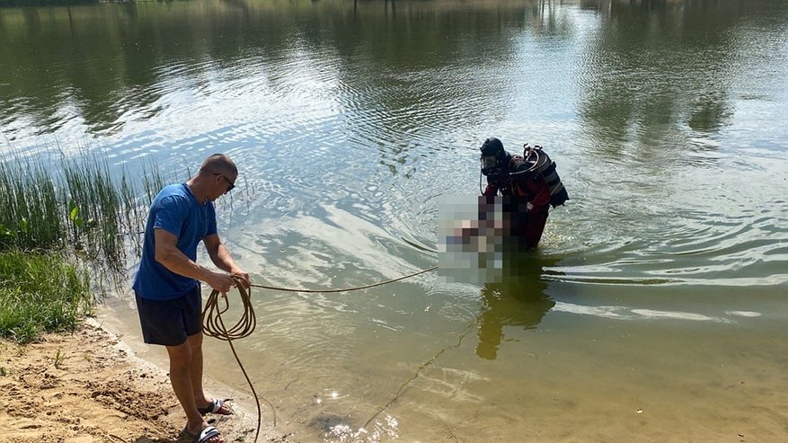 В Шумерле в пруду утонула женщина: ее тело из водоема извлекли спасатели