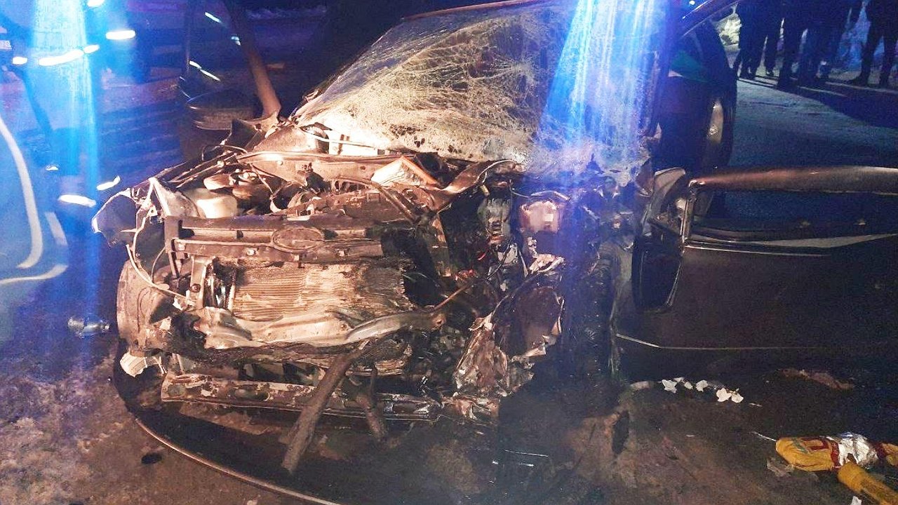 Главная картинка новости: Смертельное ДТП в Чувашии: пассажирка авто получила травмы, несовместимые с жизнью