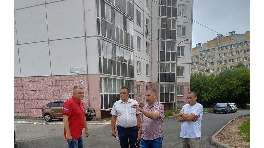 Главная картинка новости: В Чебоксарах обустраивают дворовые территории