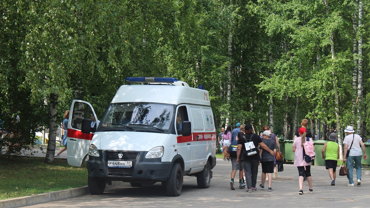Главная картинка новости: В Чебоксарах из окна девятиэтажного дома выпал мужчина
