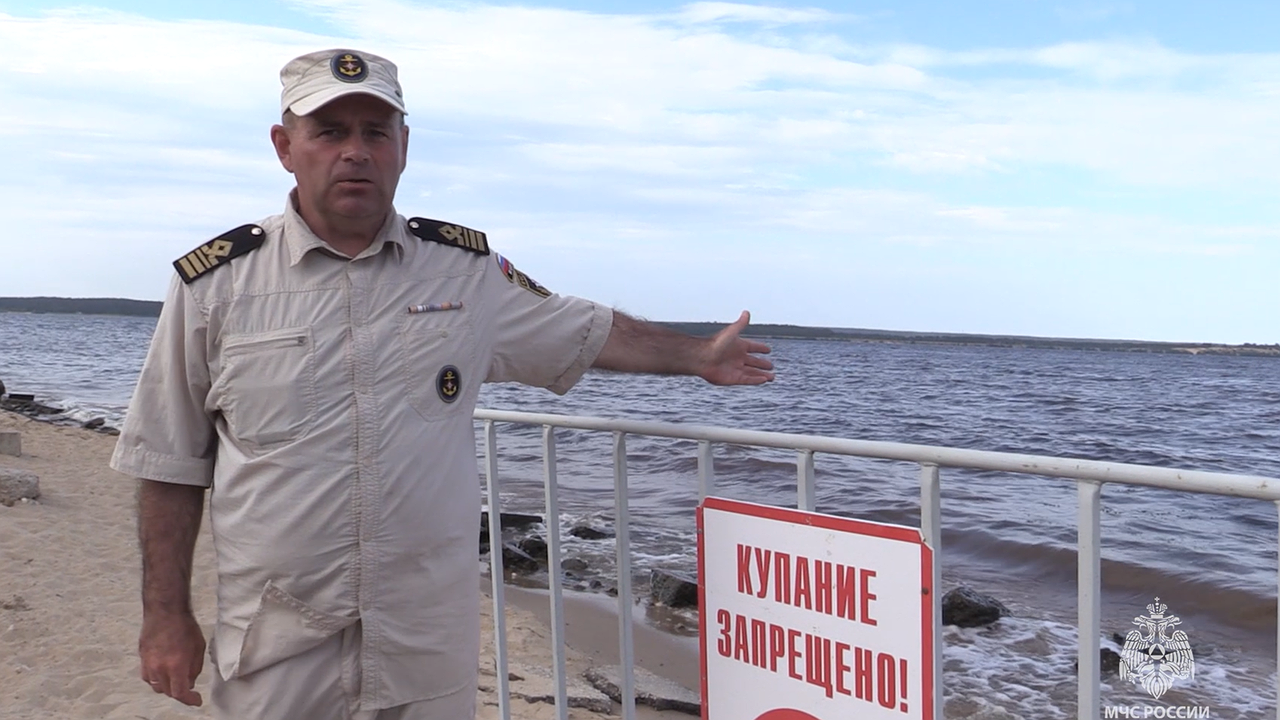 Главная картинка новости: "Здесь матерей пролиты слезы": сотрудник МЧС сочинил стих в память утонувшим в Волге подросткам