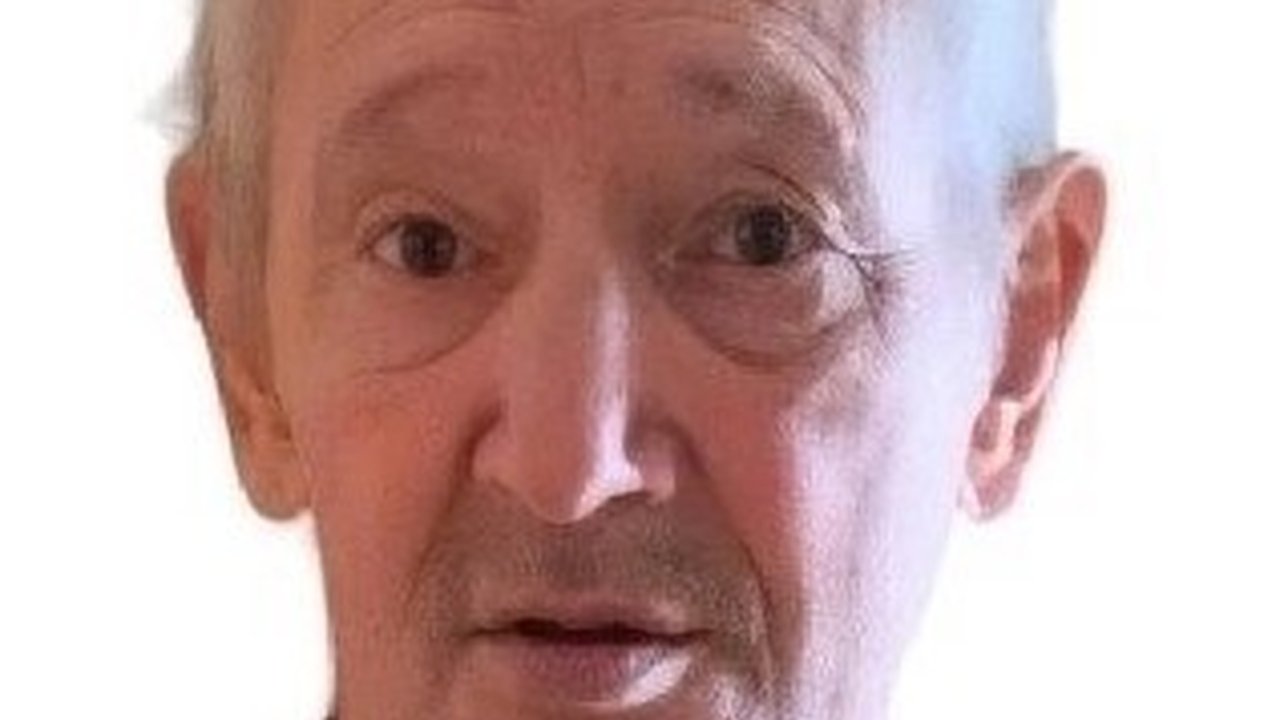 Главная картинка новости: В Чебоксарах пропал дедушка в темно-синих тапочках