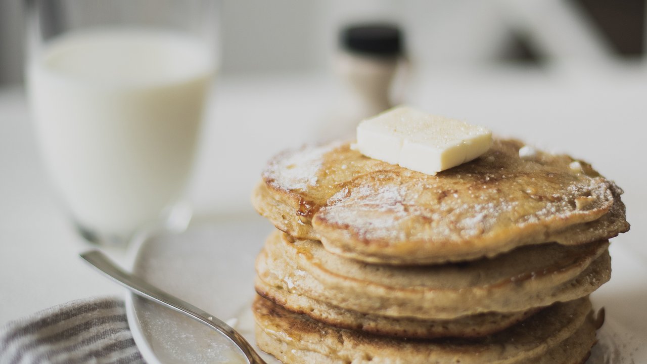 Главная картинка новости: Английский крампет: простой рецепт самой вкуснейшей выпечки к чаю — так готовит сам Джейми Оливер