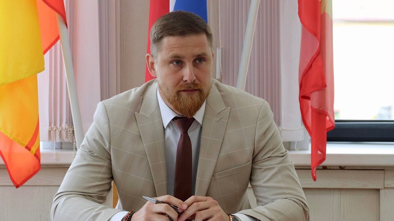 Главная картинка новости: Глава Алатыря сообщил о сложении полномочий и о том, что это решение ему далось нелегко