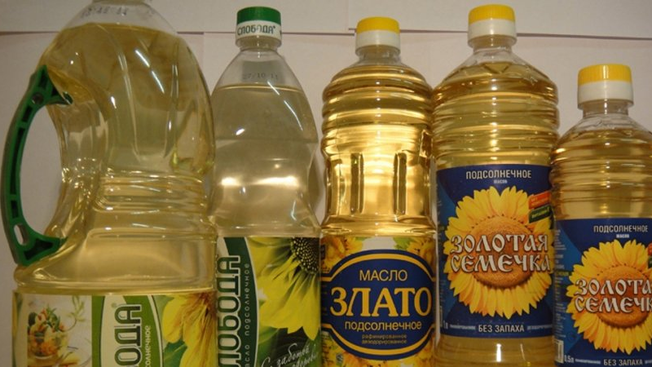 Главная картинка новости: Золотая гадость в прозрачной бутылке: Роскачество назвало худшие бренды растительного масла