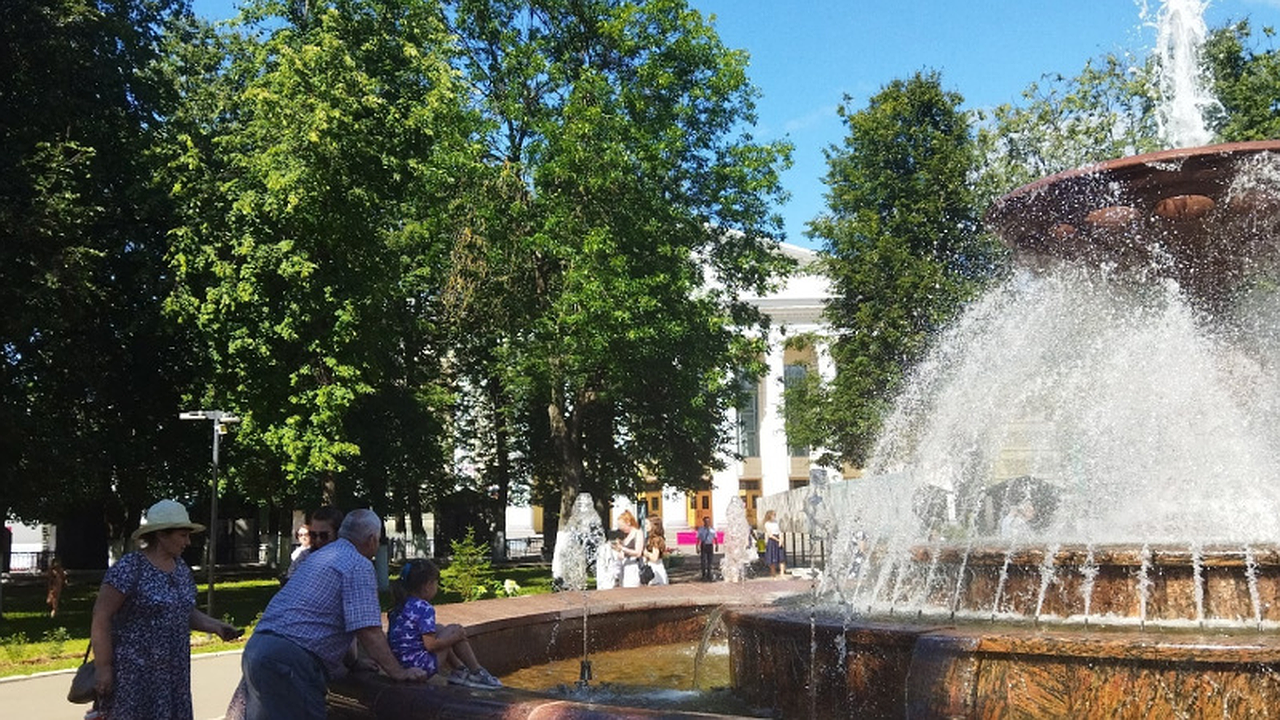 Главная картинка новости: Россиянам назвали обновленный график выхода на пенсию - пункты по годам