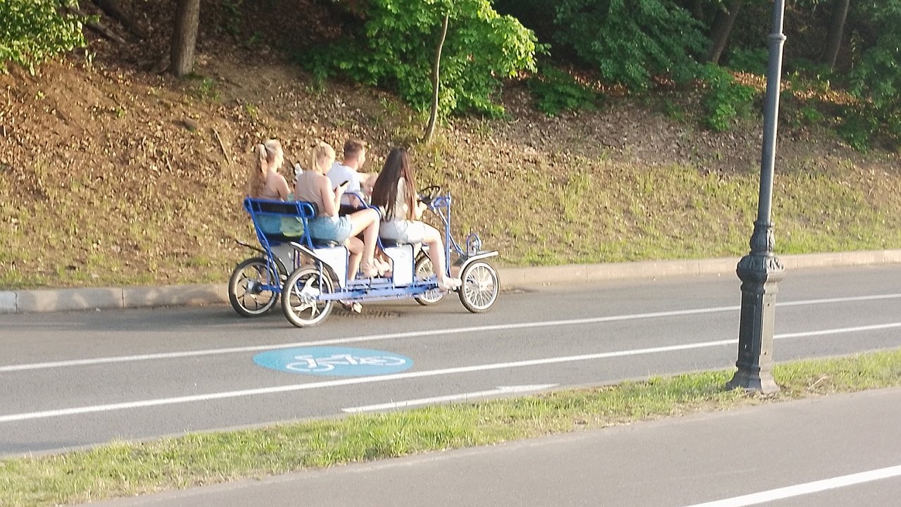 Главная картинка новости: Им улыбнется удача: Глоба назвала три знака зодиака, которые будут жить как в сказке