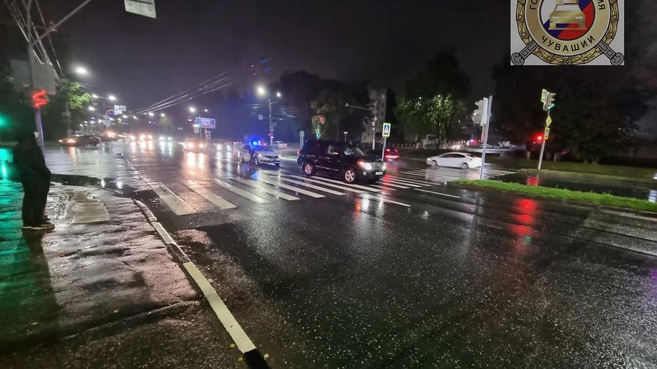 Главная картинка новости: В Чебоксарах иномарка в темноте сбила девушку-подростка, переходившую дорогу