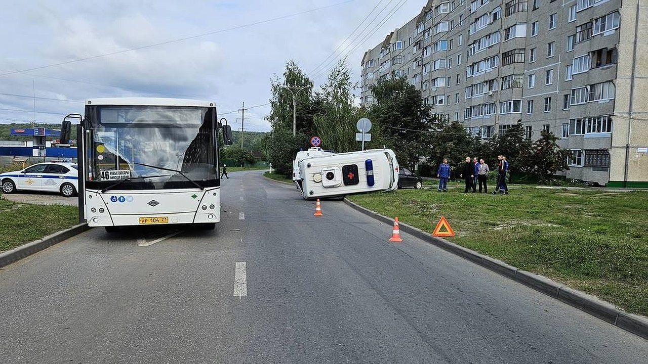 Главная картинка новости: Появились подробности ДТП с переворотом скорой помощи в Чебоксарах