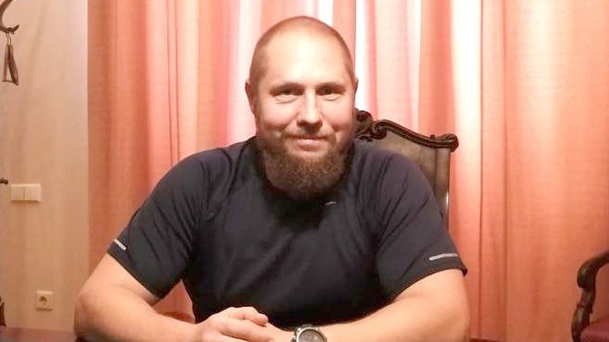 Главная картинка новости: В Чувашии учитель ОБЖ спас семью из горящего дома