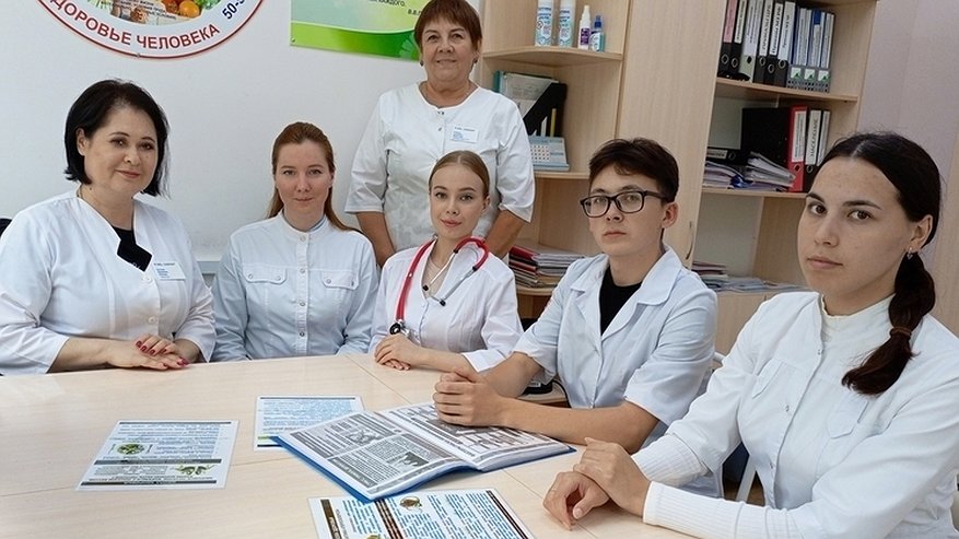 Главная картинка новости: Молодые врачи-целевики начали помогать пациентам Моргаушской ЦРБ