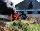 В Чувашии загорелся экскаватор