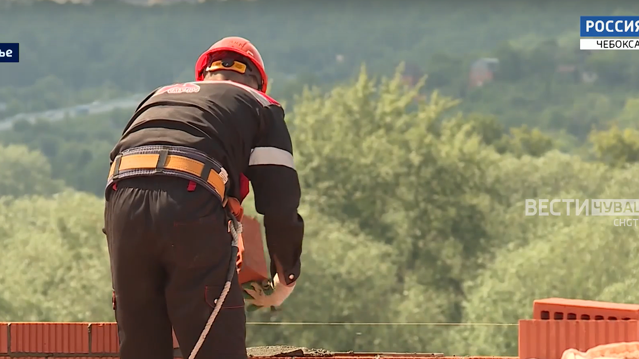 Главная картинка новости: В Чувашии почти в 2 раза снизился травматизм на производстве