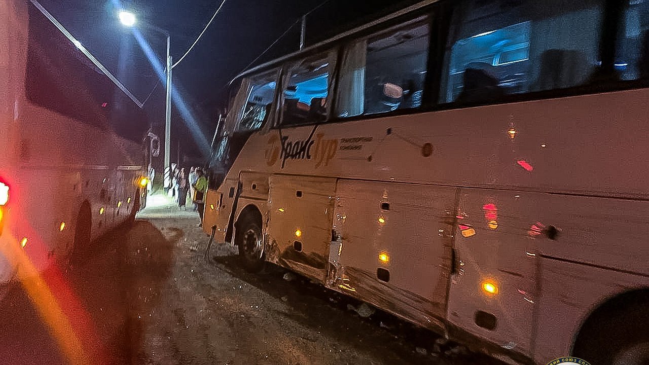 Главная картинка новости: Автобус с 47 пассажирами попал в аварию во Владимирской области