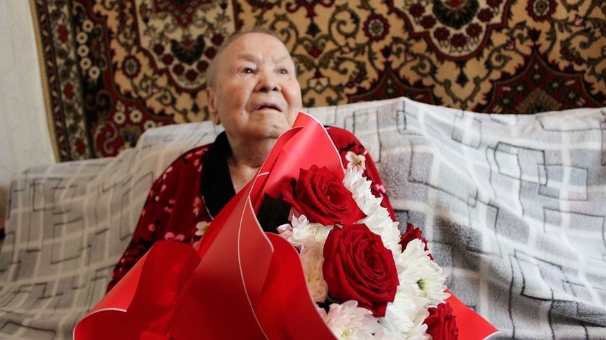 Главная картинка новости: "Сама попросилась на фронт": чебоксарской медсестре исполнилось 100 лет