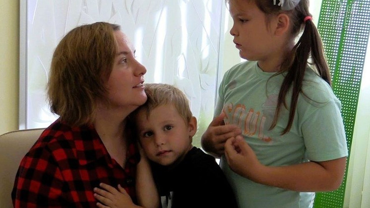 Главная картинка новости: В Чувашии открыта «горячая линия» для прибывших жителей Курской области