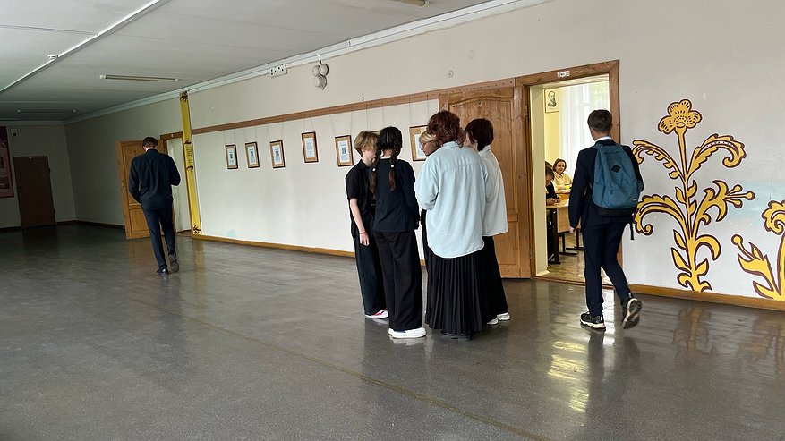 Главная картинка новости: В Чебоксарах родители возмутились предложением школы купить учебники