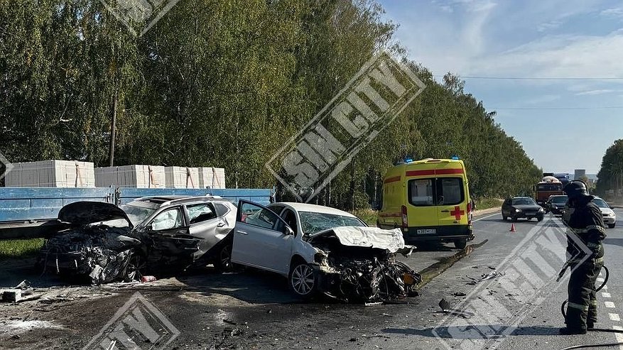 Главная картинка новости: В Новочебоксарске около автозаправки произошло массовое ДТП: есть пострадавший