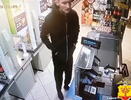 В Чувашии ищут мужчину, который оплачивал покупки чужой картой