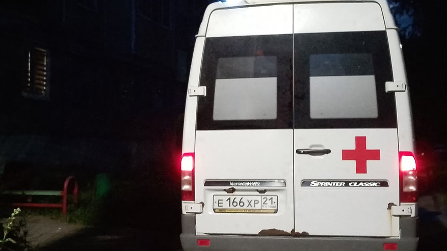 Главная картинка новости: В Новочебоксарске две школьницы на питбайке попали в ДТП