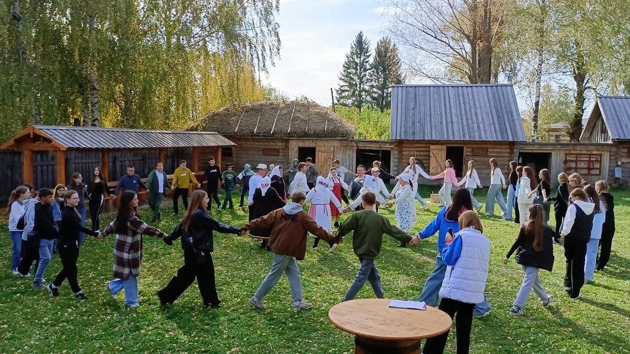 Главная картинка новости: В Чувашии стартовали туры для школьников в рамках нацпроекта