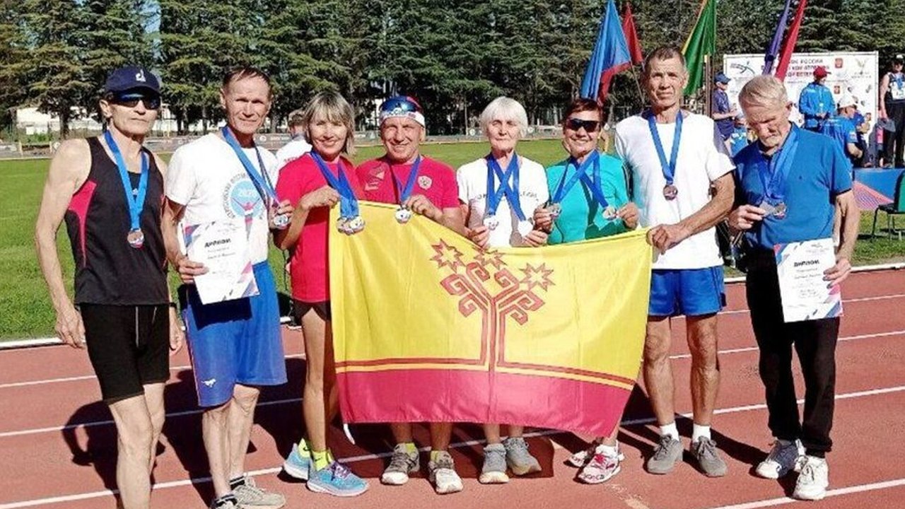 Главная картинка новости: Чувашские ветераны спорта привезли медали с Всероссийских соревнований по легкой атлетике