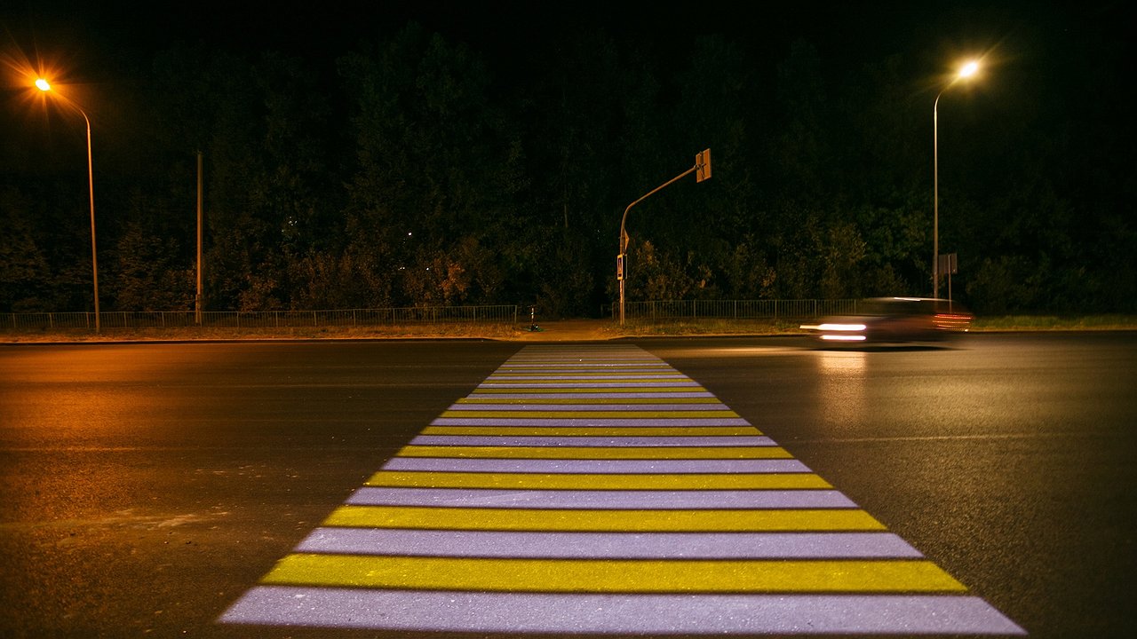 Главная картинка новости: В Чебоксарах тестируют проекционный пешеходный переход на оживленной дороге