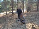 Группу отдыхающих в Заволжье поймали при попытке закопать мусор в песок