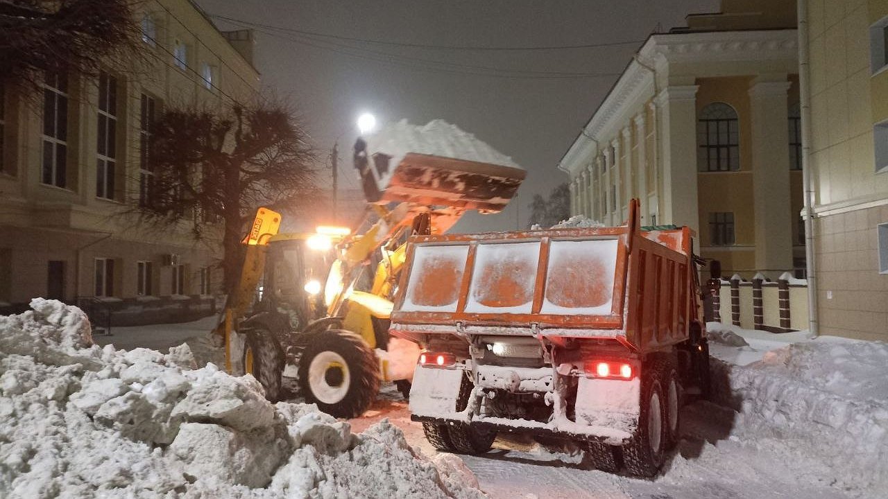 Главная картинка новости: Чебоксары готовятся к зиме: на уборку дорог выделено более 54 миллионов рублей
