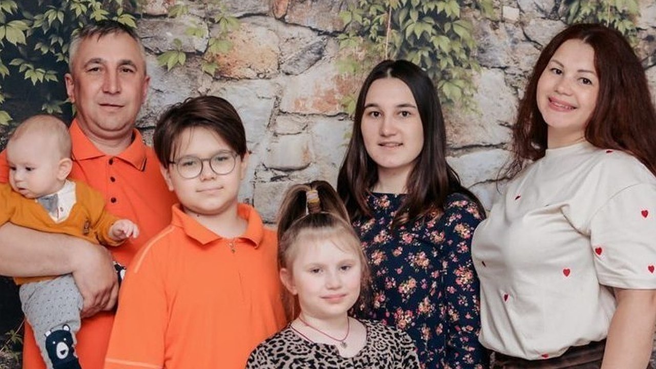 Главная картинка новости: В Ибресях многодетная семья реконструировала дом на материнский капитал