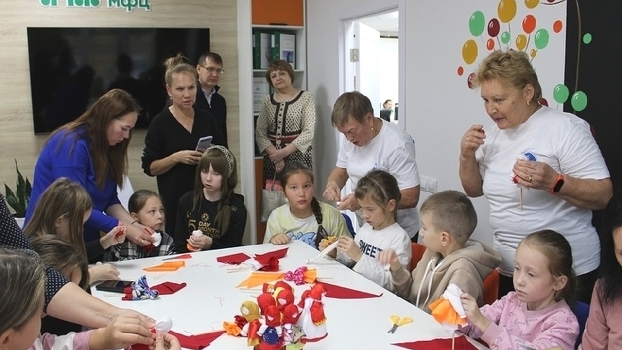 Главная картинка новости: Чувашия будет наращивать усилия по работе с семьями с детьми - сообщает Минтруда