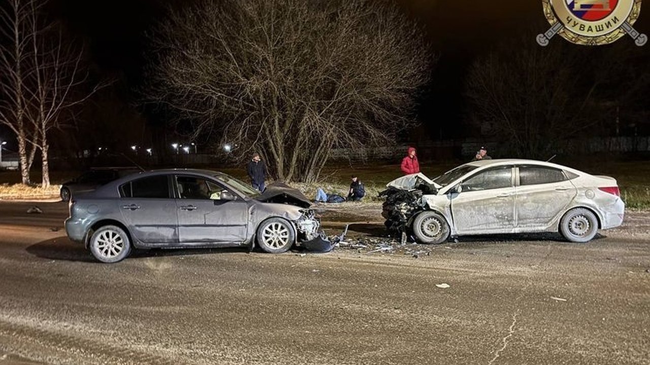 Главная картинка новости: В Чувашии в ДТП с двумя автомобилями пострадали люди