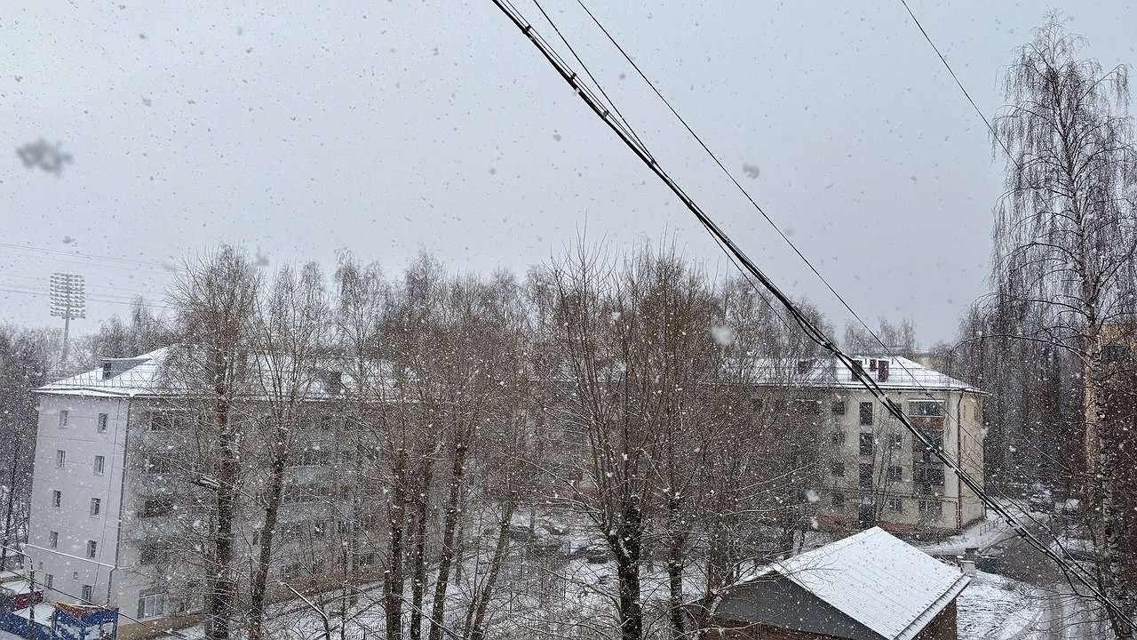 Главная картинка новости: В начале рабочей  недели в Чувашии ожидается облачная погода, гололёд и порывистый ветер