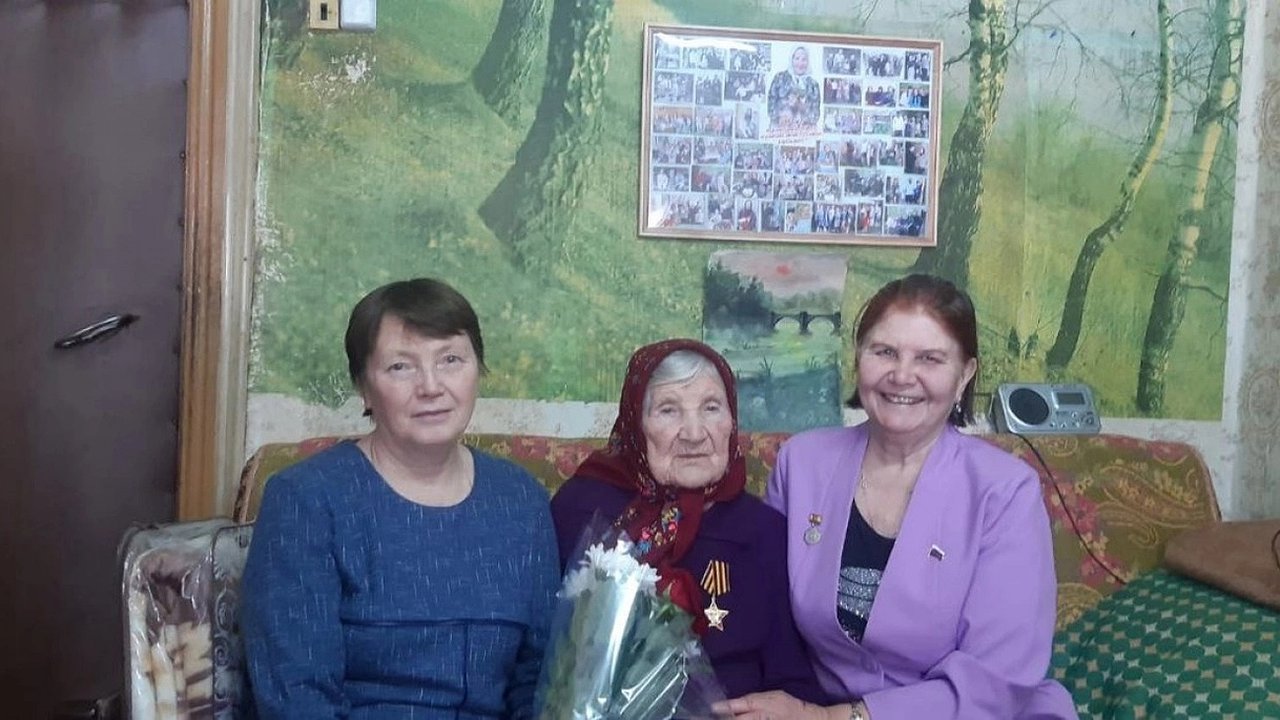 Главная картинка новости: Учительница Чувашии отметила свой 101 День рождения