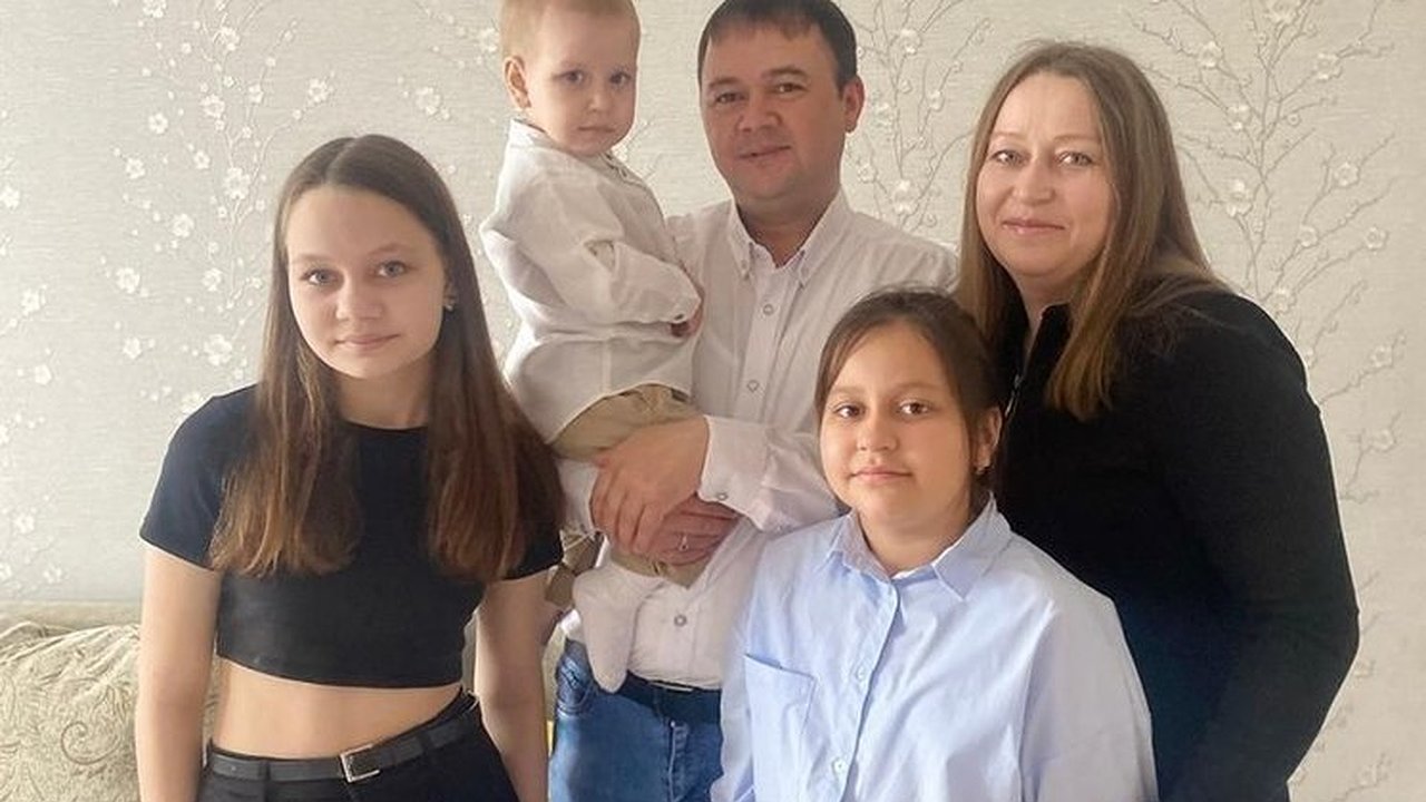 Главная картинка новости: Многодетные семьи Чувашии получают помощь в виде ежемесячной выплаты