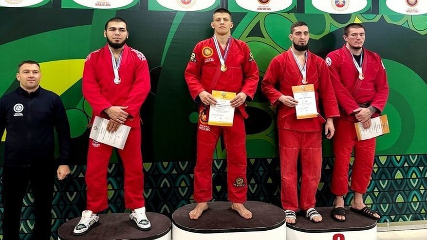 Главная картинка новости: Борец из Чувашии выиграл «золото» Кубка России по грэпплингу