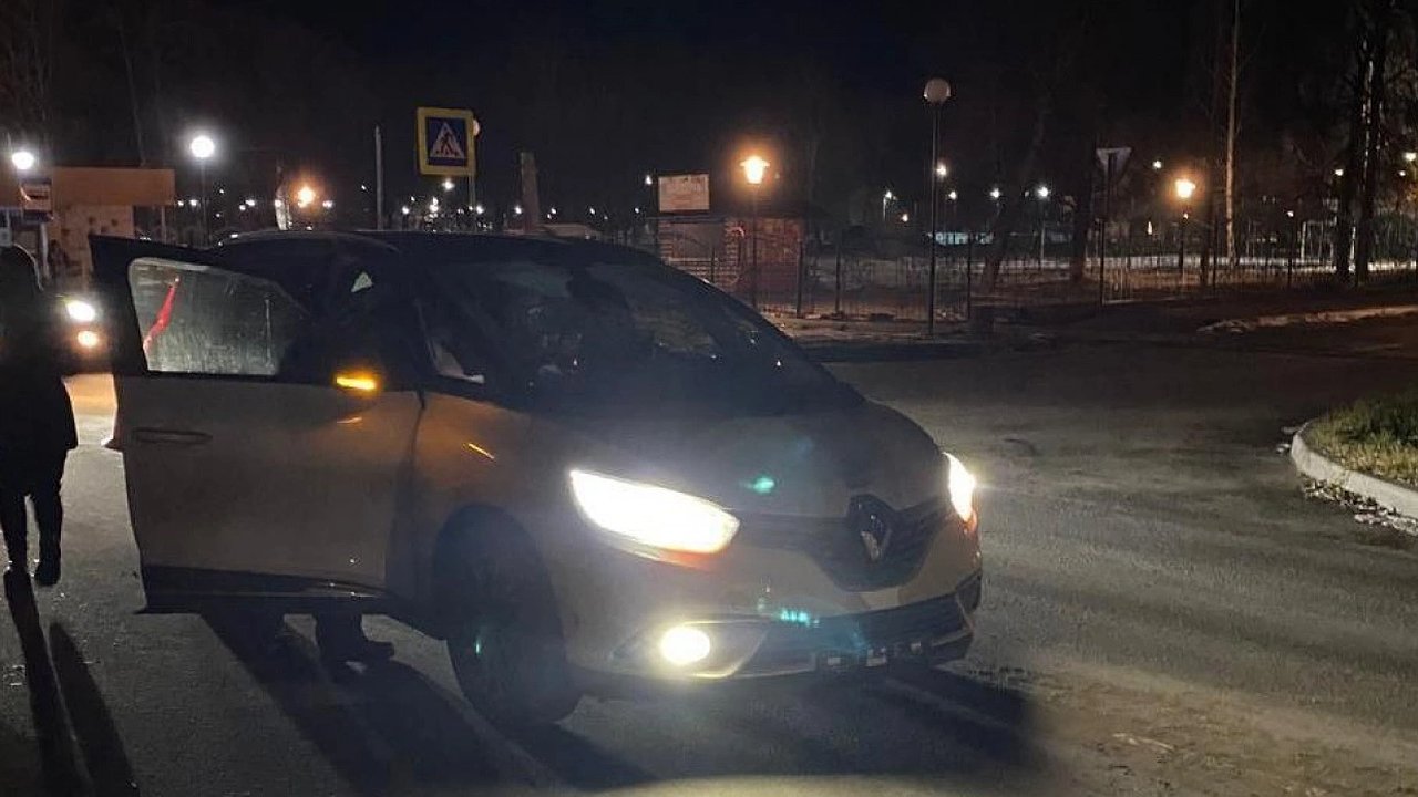 Главная картинка новости: Житель Цивильска на иномарке сбил пешехода, переходившего дорогу