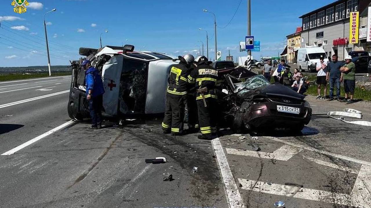 Главная картинка новости: Виновного в ДТП со скорой помощью в Чувашии отправили в колонию-поселение