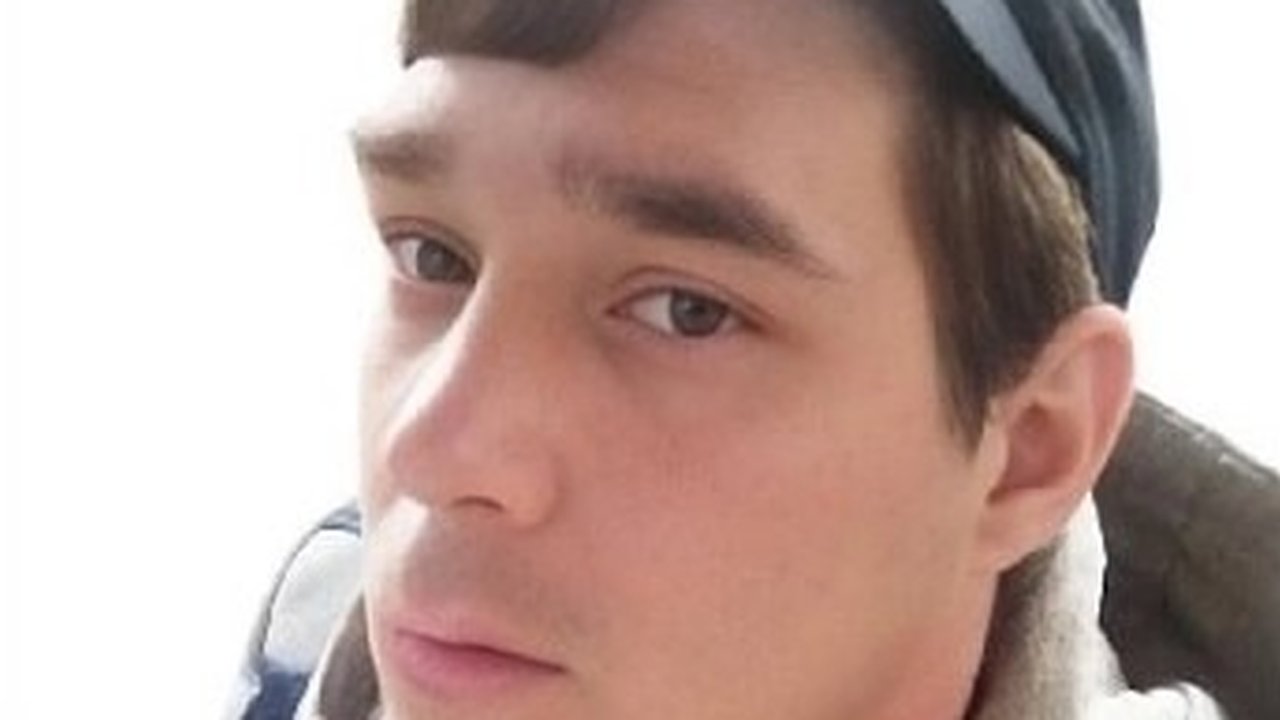 Главная картинка новости: В Новочебоксарске без вести пропал зеленоглазый мужчина: его ищут третью неделю