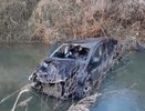 В Чебоксарском районе Nissan слетел в кювет в ледяную воду