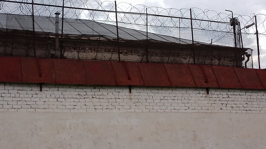 Главная картинка новости: Житель Чувашии вонзил нож в грудь жены и получил пять лет колонии