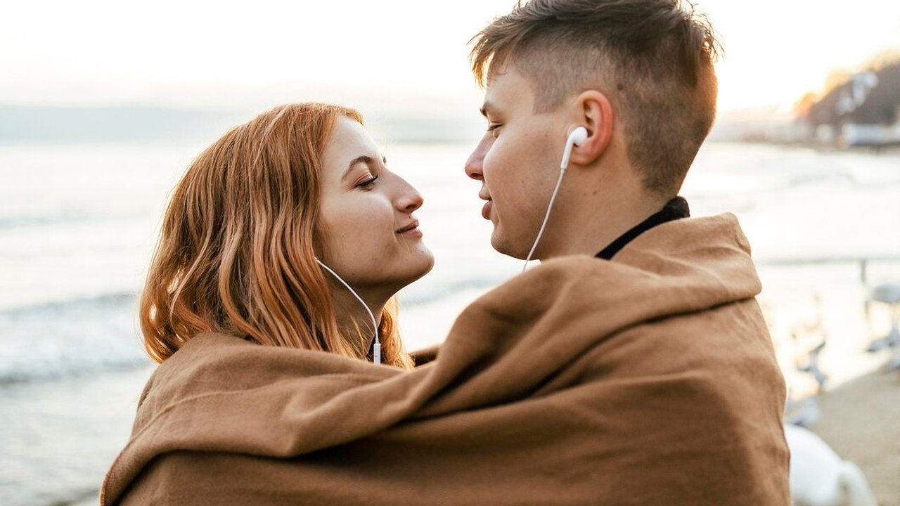 Главная картинка новости: Гороскоп на день: 13 ноября у Близнецов произойдет любовная драма, а Козероги могут рассчитывать на приятные неожиданности