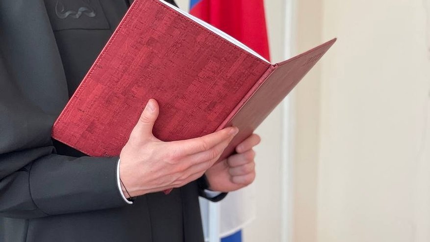 Главная картинка новости: Батыревские гаишники брали взятки обедами, их приговорили к условному сроку