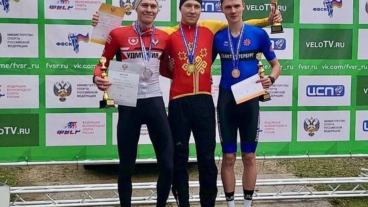 Главная картинка новости: Шесть медалей завоевали маунтинбайкеры Чувашии на чемпионате и первенстве России