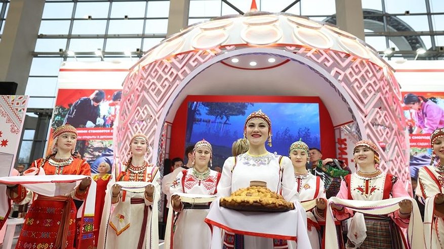 Главная картинка новости: Число туристов, посещающих гостиницы Чувашии, выросло на треть