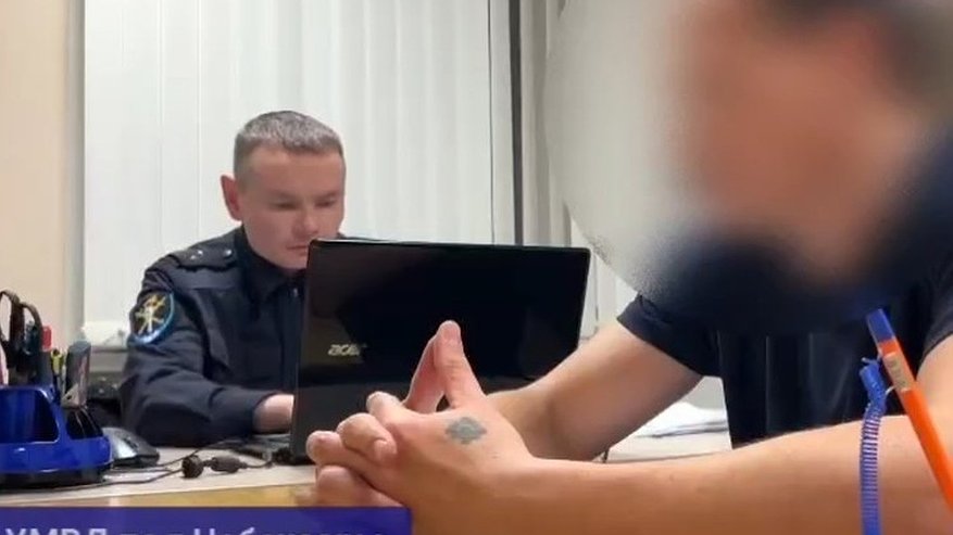 Главная картинка новости: Решивший стать инвестором житель Чебоксар лишился 2,7 млн рублей