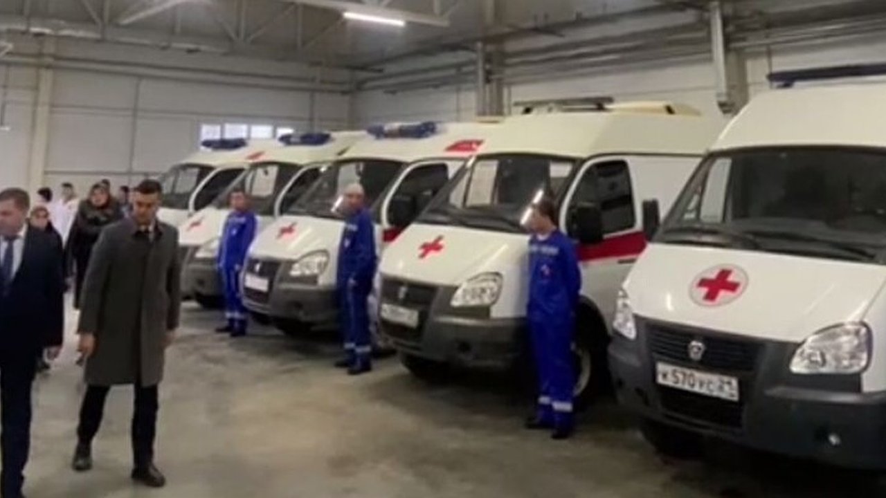 Главная картинка новости: Первый теплый гараж для машин скорой помощи появился в Цивильске в Чувашии